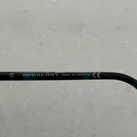 AUTHENTIC Burberry sunglasses - Picture 5 of 6